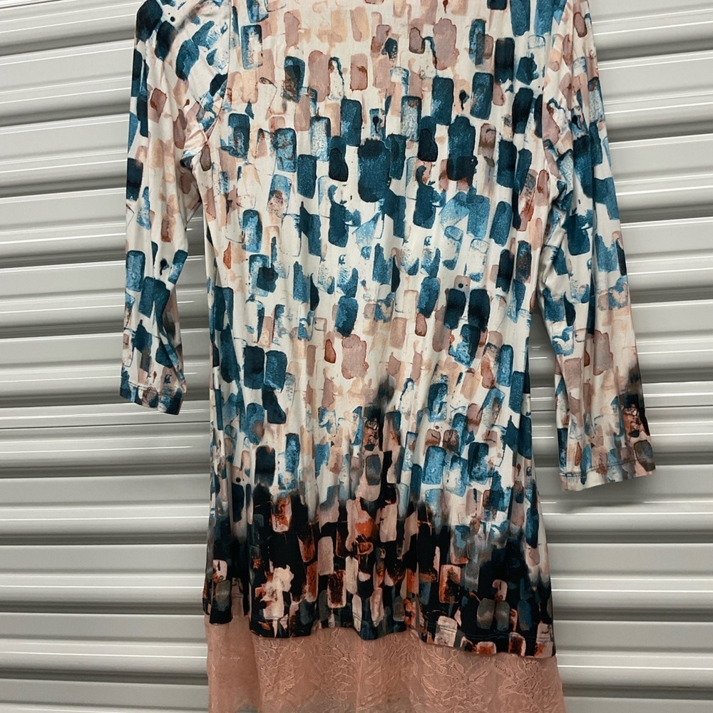 LOGO by Lori Goldstein Multicolor Abstract Tunic with Lace Hem - Picture 3 of 5